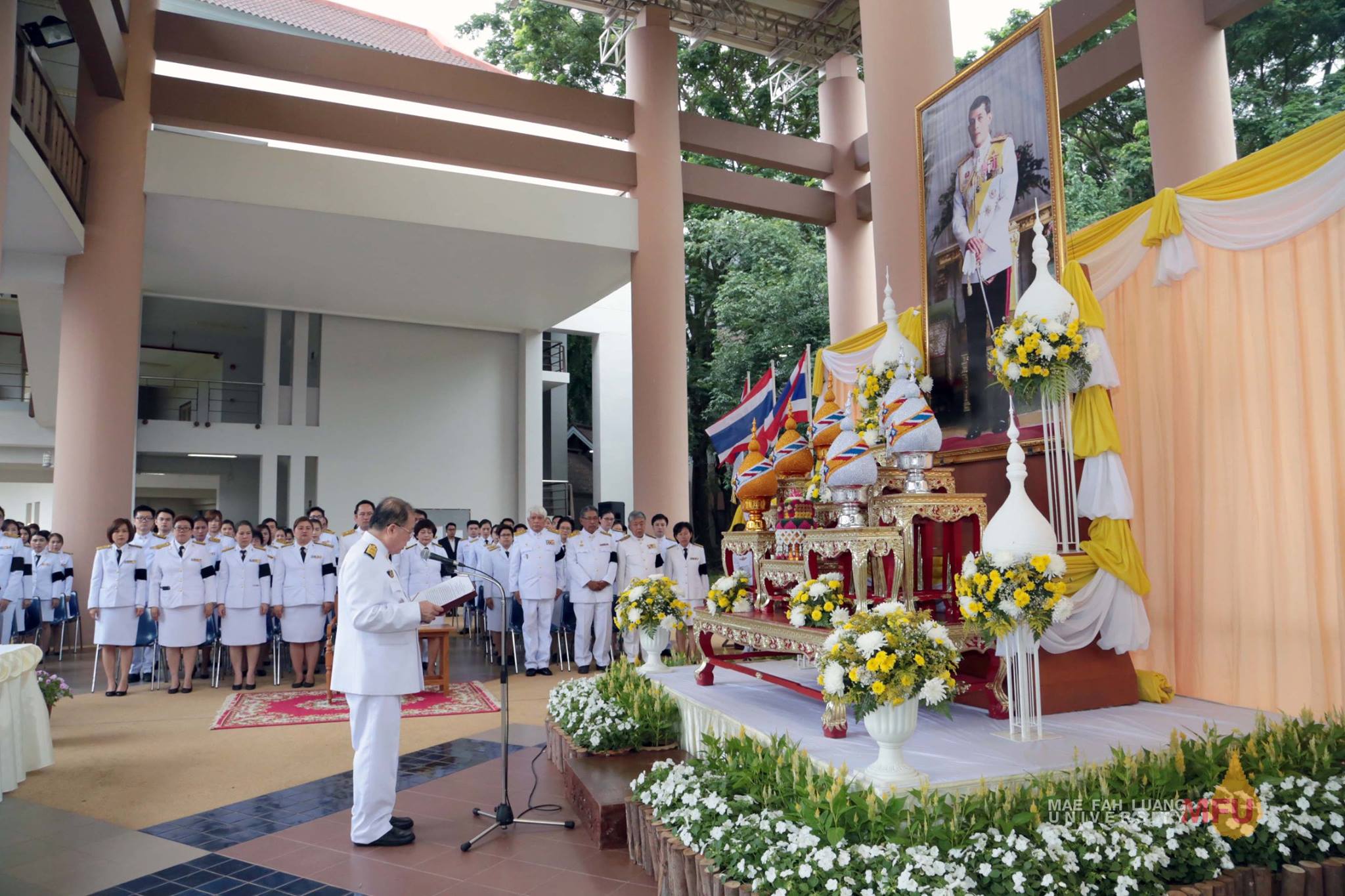 มฟล. จัดพิธีทำบุญตักบาตรและลงนามถวายชัยมงคล สมเด็จพระเจ้าอยู่หัวมหาวชิราลงกรณ บดินทรเทพยวรางกูร