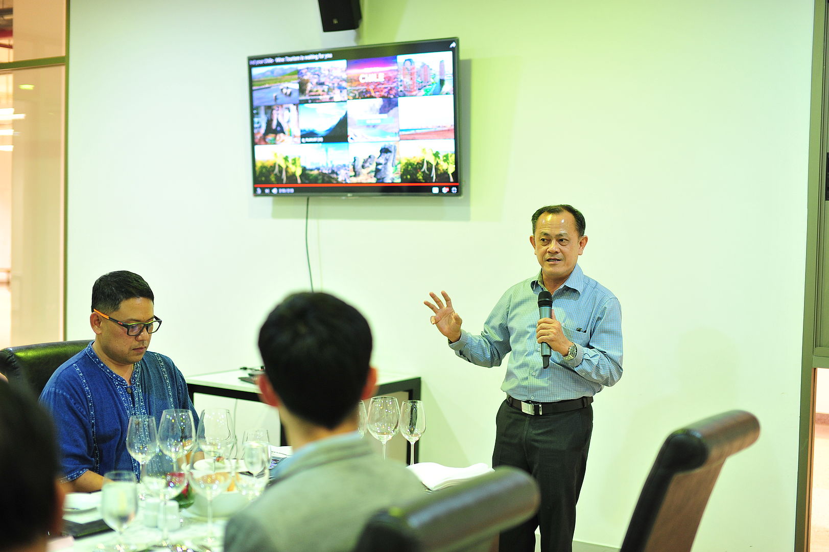 สาขาวิชาการจัดการอุตสาหกรรมการบริการ จัดมื้อพิเศษเรียนรู้การจับคู่อาหารกับไวน์