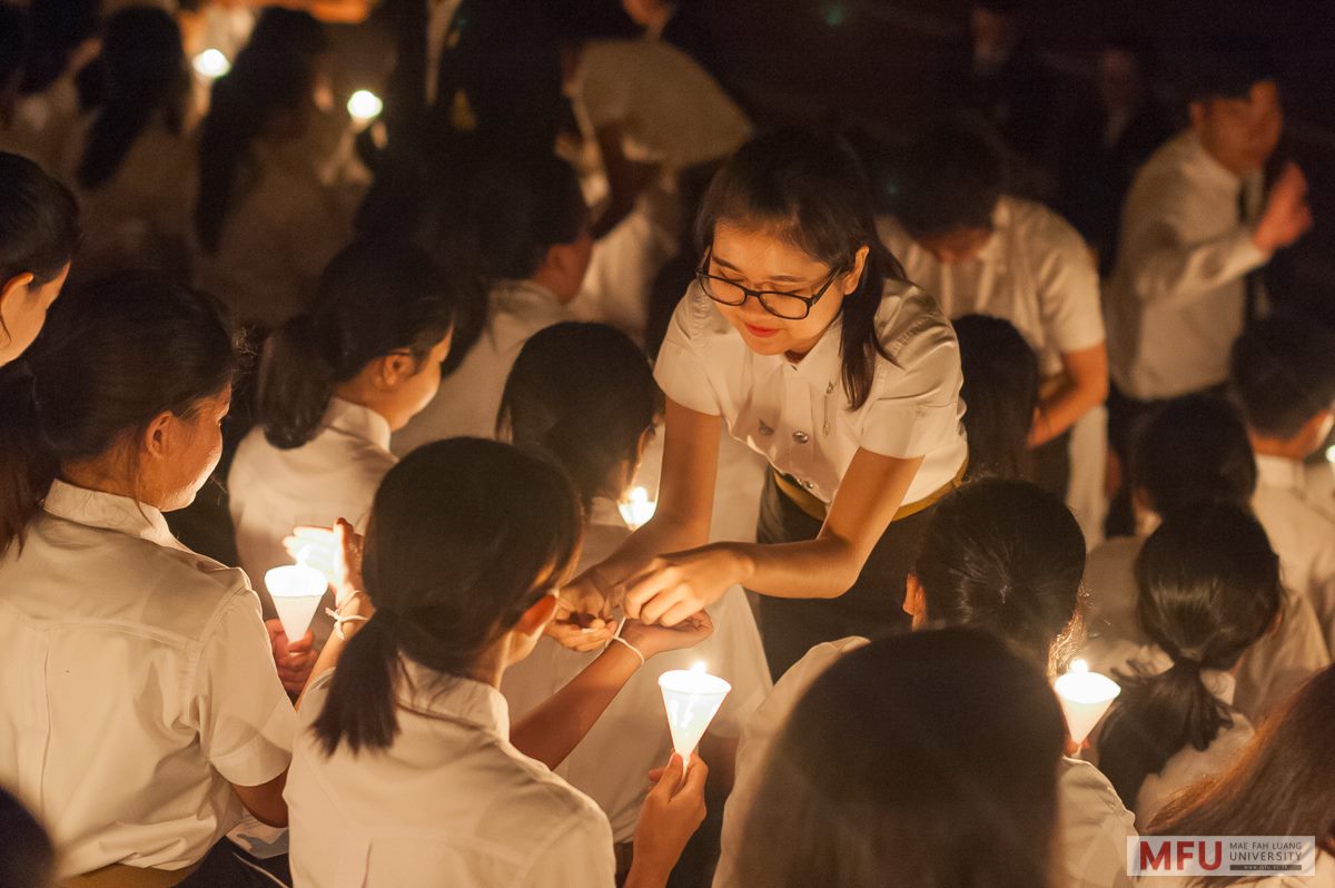 จุดเทียนรับขวัญ เรียบง่าย..งดงาม คือ ความรักและหวังดี..จากพี่สู่น้อง