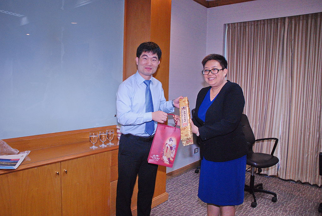 มฟล.ต้อนรับ บริษัท จงเช่อ รับเบอร์ ประเทศไทย และZhejiang Institute of economics and trade